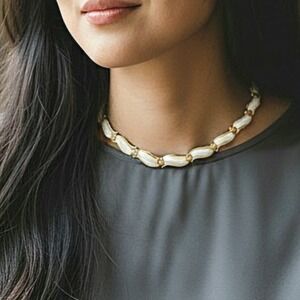 Vintage Signed Trifari White Lucite Gold Tone Choker Necklace Adjustable